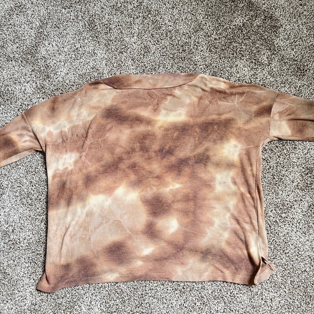BKE women’s Tie-Dye V-Neck Long Sleeve Top size M - Picture 3 of 5